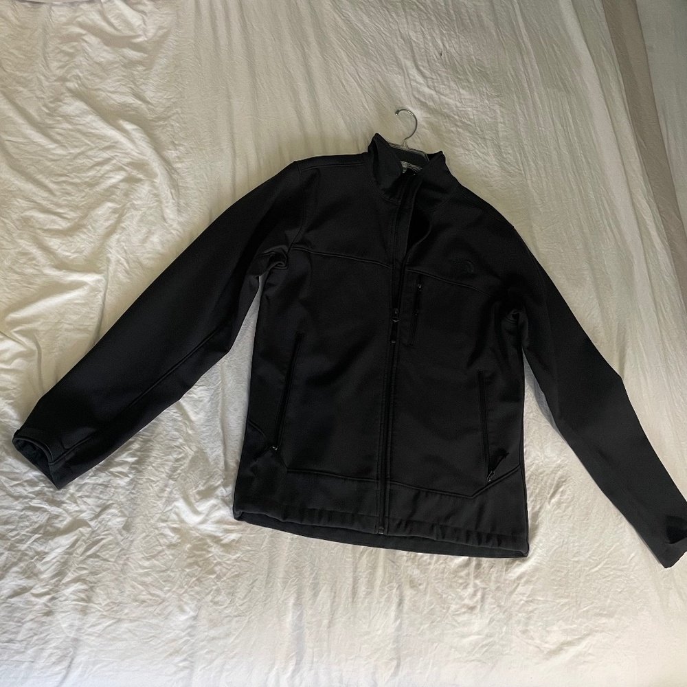 Northface Men’s small jacket, like new, no tags, black